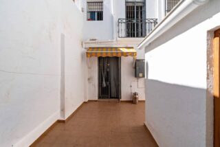 Alhama Avenida Pablo Picasso Patio Lavadero