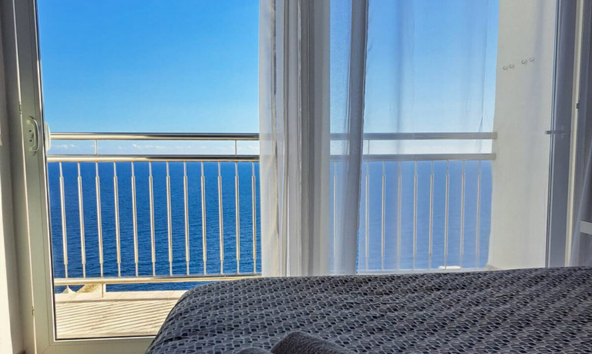 Bedroom with a view close to Almería