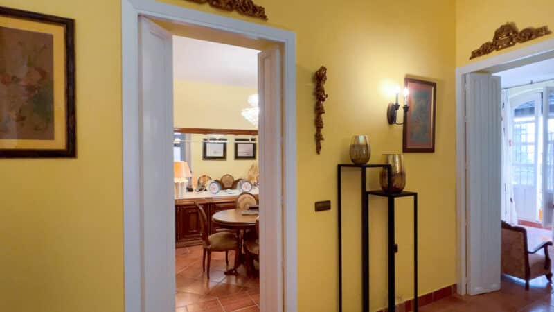Hall salon comedor - Casa Instinción