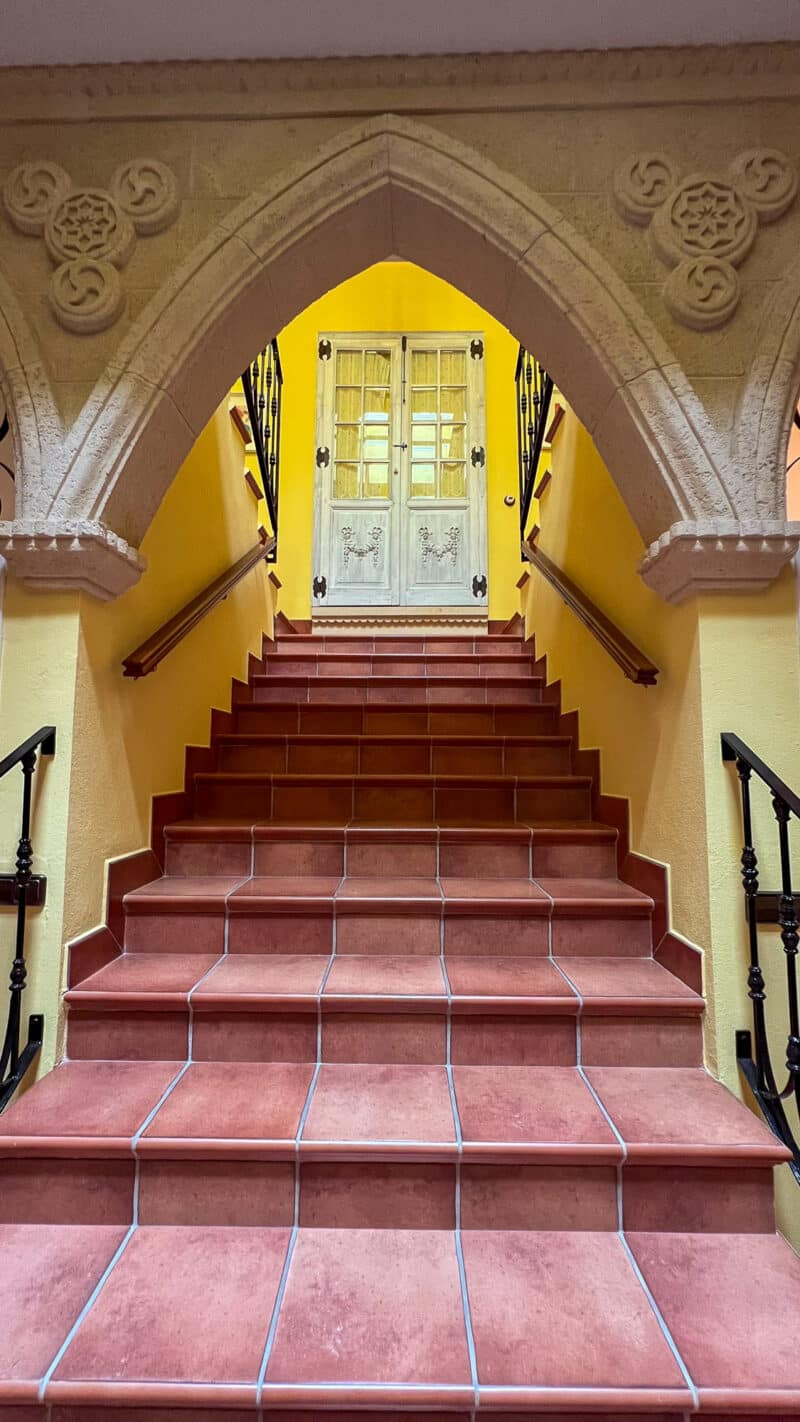Escalera Hall  - Casa Instinción