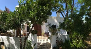 This country home has a Yoga Studio attached and enjoys ecological orange and olive groves. FOR SALE