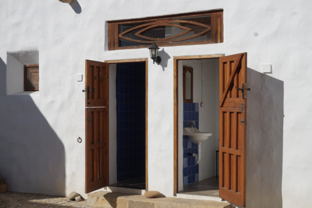 SALTADOR Exterior-